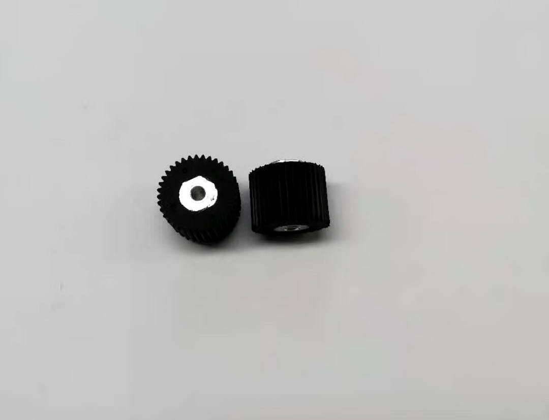 五（wǔ）金包膠滾輪